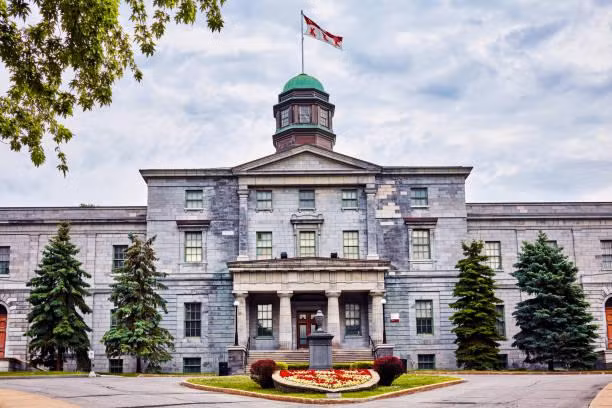 Khuôn viên Đại học McGill. Ảnh: iStock.