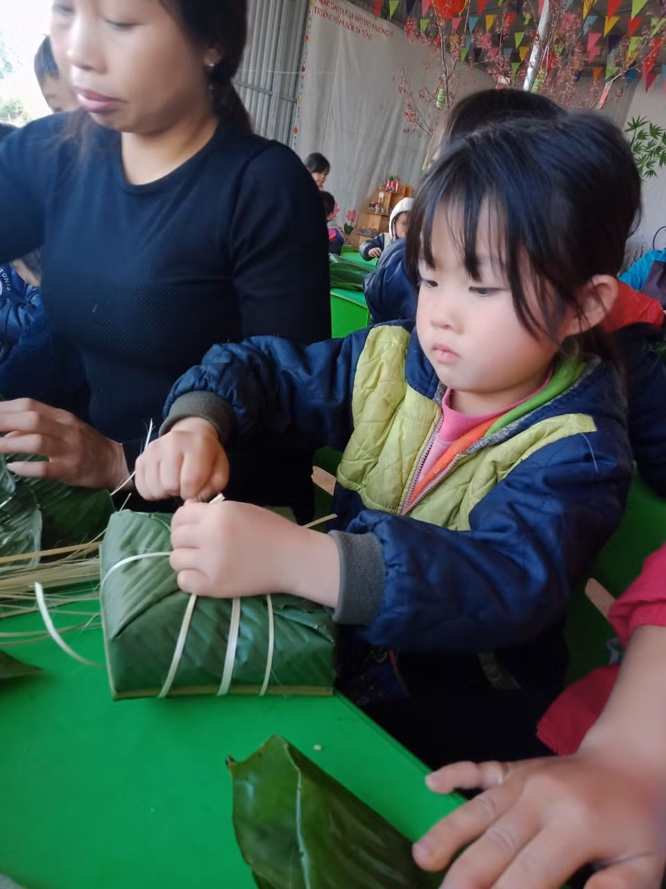 Bàn tay khéo léo của các bé mầm non.