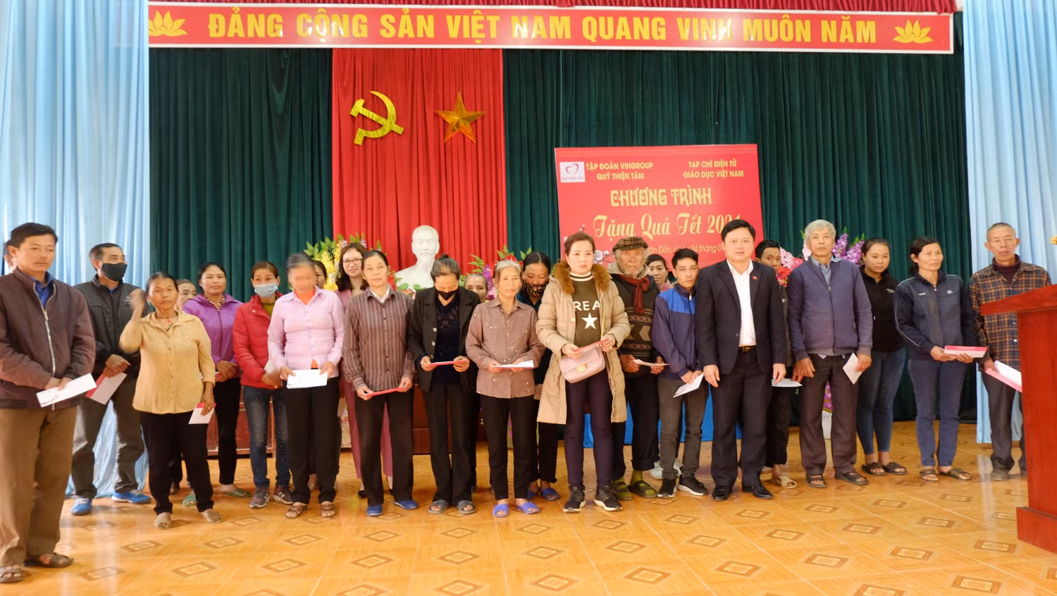 Tình cảm của các nhà hảo tâm đã thành nguồn động lực lớn đối với bà con 3 xã Hùng Long, Sóc Đăng và Vân Đồn của huyện Đoan Hùng, Phú Thọ. Tình cảm của các nhà hảo tâm đã thành nguồn động lực lớn đối với bà con 3 xã Hùng Long, Sóc Đăng và Vân Đồn của huyện Đoan Hùng, Phú Thọ.