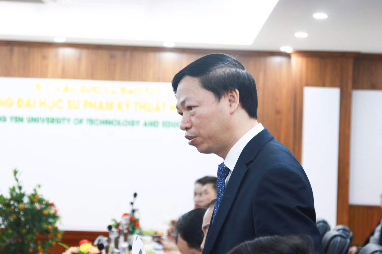 hoi-dong-truong-dai-hoc-su-pham-ky-thuat-hung-yen (10).jpg