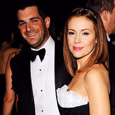 Nữ phù thủy Phoebe của "Phép thuật" Alyssa Milano và chồng David Bugliari đã chào đón sự ra đời của bé trai Milo Thomas Bulgliari hồi tháng 9 năm ngoái. Nữ phù thủy Phoebe của "Phép thuật" Alyssa Milano và chồng David Bugliari đã chào đón sự ra đời của bé trai Milo Thomas Bulgliari hồi tháng 9 năm ngoái.