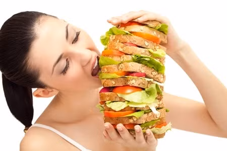 Chỉ ăn khi đói: Hãy tránh xa đồ ăn khi bạn không thực sự đói, đừng ăn chỉ vì trông chúng thật ngon miệng hay mùi vị thật hấp dẫn. Xem thêm: Móng tay... nói lên bệnh tật: tim, gan, phổi