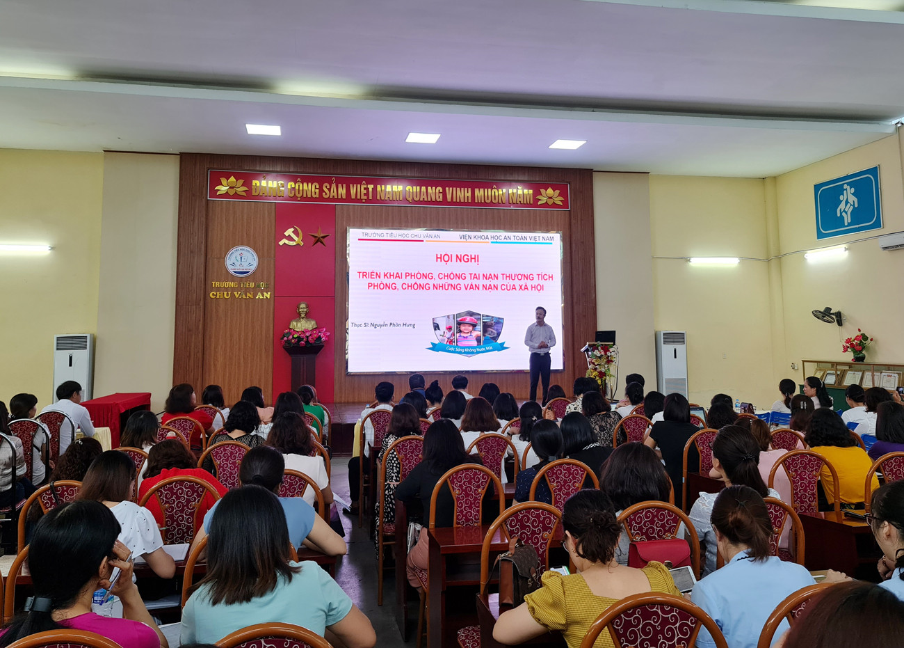 Trường Tiểu học Chu Văn An tổ chức tập huấn phòng, chống tai nạn thương tích cho phụ huynh (Ảnh: Lã Tiến) Trường Tiểu học Chu Văn An tổ chức tập huấn phòng, chống tai nạn thương tích cho phụ huynh (Ảnh: Lã Tiến)