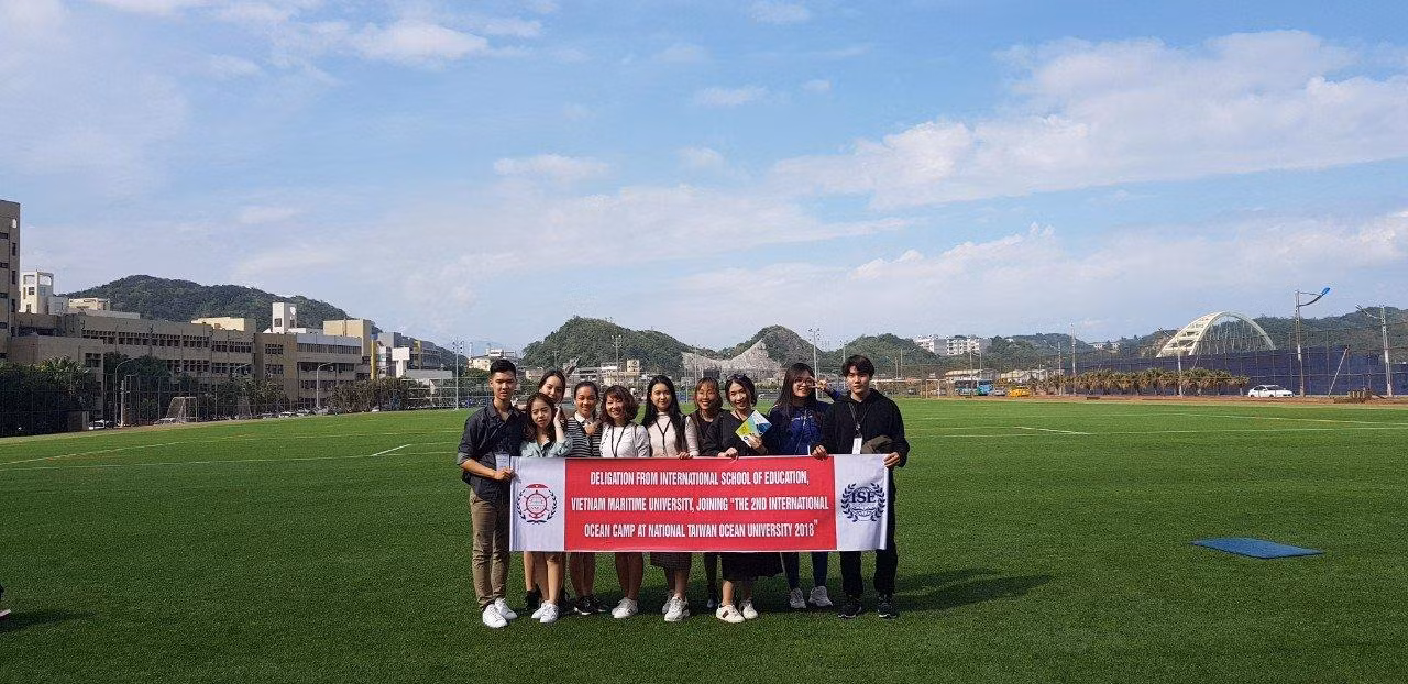 Sinh viên Trường Đại học Hàng hải Việt Nam tham gia hội trại tại Đại học Hàng hải Quốc gia Đài Loan (Ảnh: TK)