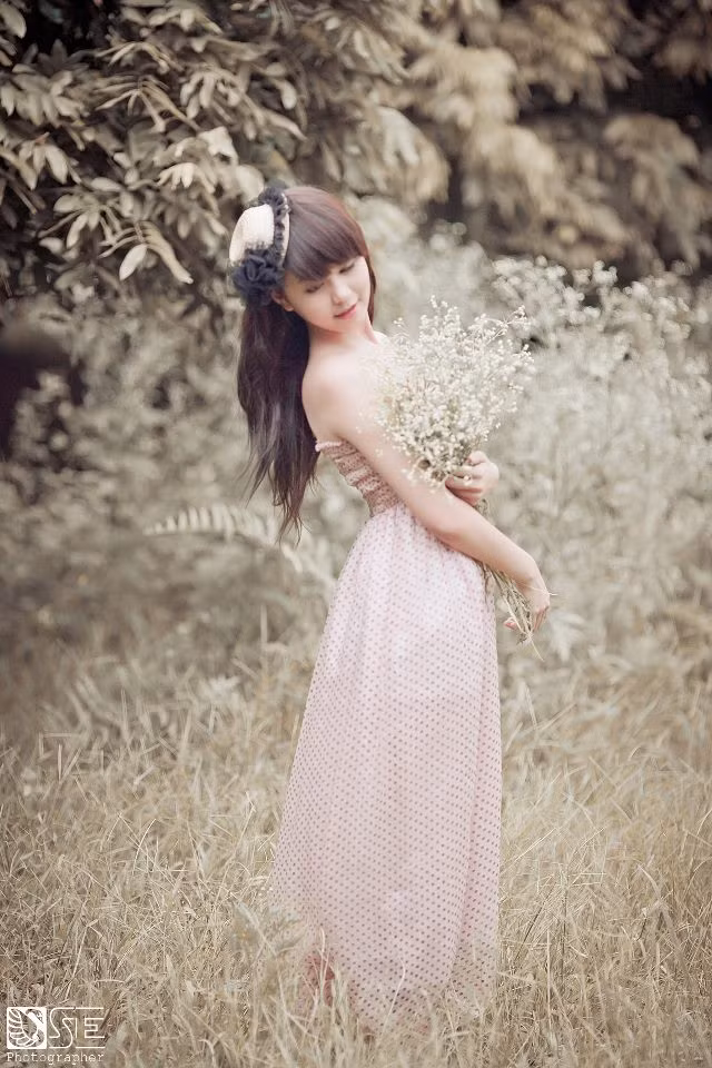 Xem thêm: "Thiên sứ 9X": Đẹp xinh như Lục Y Bình trong "Tân dòng sông ly biệt" Xem thêm: "Thiên sứ 9X": Đẹp xinh như Lục Y Bình trong "Tân dòng sông ly biệt"
