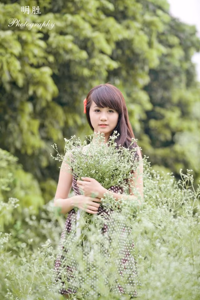 Xem thêm: "Thiên sứ 9X": Đẹp xinh như Lục Y Bình trong "Tân dòng sông ly biệt" Xem thêm: "Thiên sứ 9X": Đẹp xinh như Lục Y Bình trong "Tân dòng sông ly biệt"