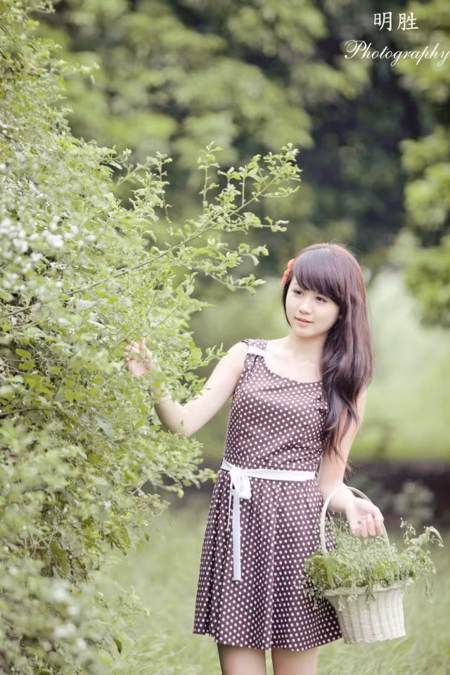 Xem thêm: "Thiên sứ 9X": Đẹp xinh như Lục Y Bình trong "Tân dòng sông ly biệt" Xem thêm: "Thiên sứ 9X": Đẹp xinh như Lục Y Bình trong "Tân dòng sông ly biệt"