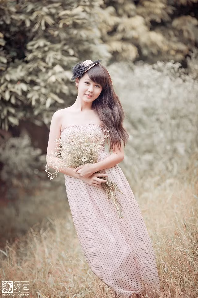 Xem thêm: "Thiên sứ 9X": Đẹp xinh như Lục Y Bình trong "Tân dòng sông ly biệt" Xem thêm: "Thiên sứ 9X": Đẹp xinh như Lục Y Bình trong "Tân dòng sông ly biệt"