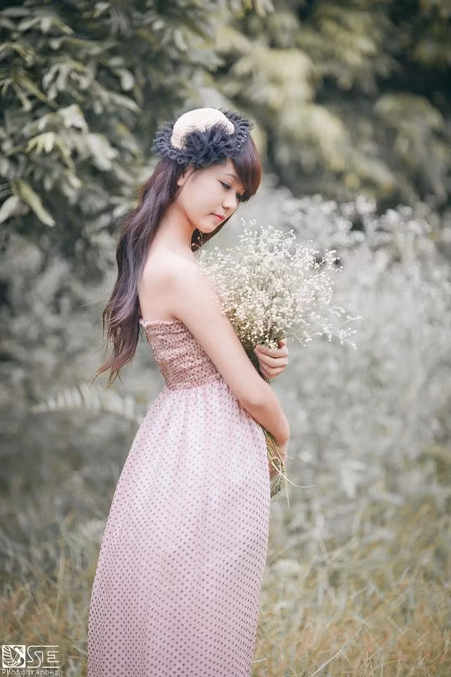 Xem thêm: "Thiên sứ 9X": Đẹp xinh như Lục Y Bình trong "Tân dòng sông ly biệt" Xem thêm: "Thiên sứ 9X": Đẹp xinh như Lục Y Bình trong "Tân dòng sông ly biệt"