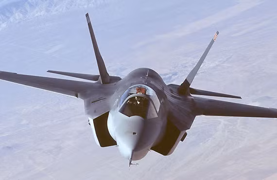 Máy bay chiến đấu thế hệ thứ năm F-35 của Mỹ. Máy bay chiến đấu thế hệ thứ năm F-35 của Mỹ.