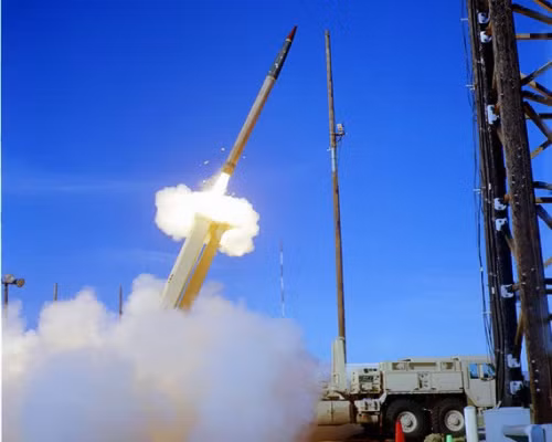 Quân Mỹ phóng tên lửa đánh chặn THAAD.