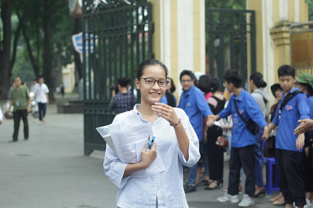 Áp lực nặng nề hơn dành cho học sinh lớp 9 nếu vẫn thi 4 môn (Ảnh:V.N)