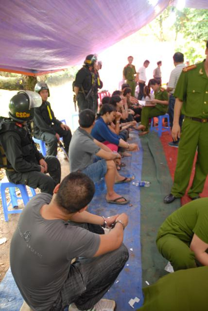 Các con bạc tại sới bạc