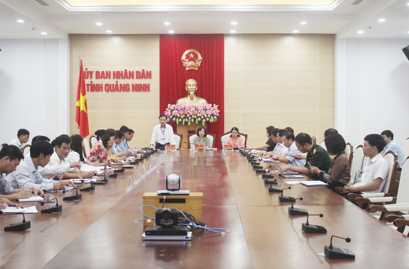 Cục Trưởng Cục quản lý chất lượng - Bộ Giáo dục Đào tạo kiểm tra công tác chuẩn bị cho Kỳ thi Trung học phổ thông Quốc gia năm 2018 tại Quảng Ninh. Cục Trưởng Cục quản lý chất lượng - Bộ Giáo dục Đào tạo kiểm tra công tác chuẩn bị cho Kỳ thi Trung học phổ thông Quốc gia năm 2018 tại Quảng Ninh.