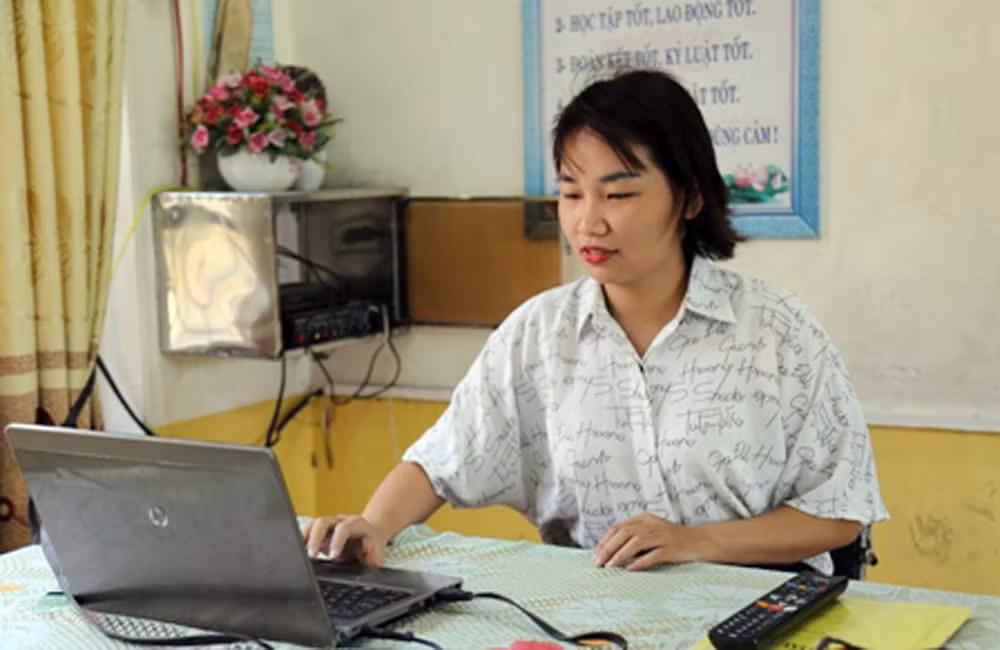 Cô giáo Hoàng Thị Thu, giáo viên dạy Toán của Trường Trung học cơ sở Nguyễn Đức Cảnh (thị xã Đông Triều, Quảng Ninh) (Ảnh: CTV) Cô giáo Hoàng Thị Thu, giáo viên dạy Toán của Trường Trung học cơ sở Nguyễn Đức Cảnh (thị xã Đông Triều, Quảng Ninh) (Ảnh: CTV)