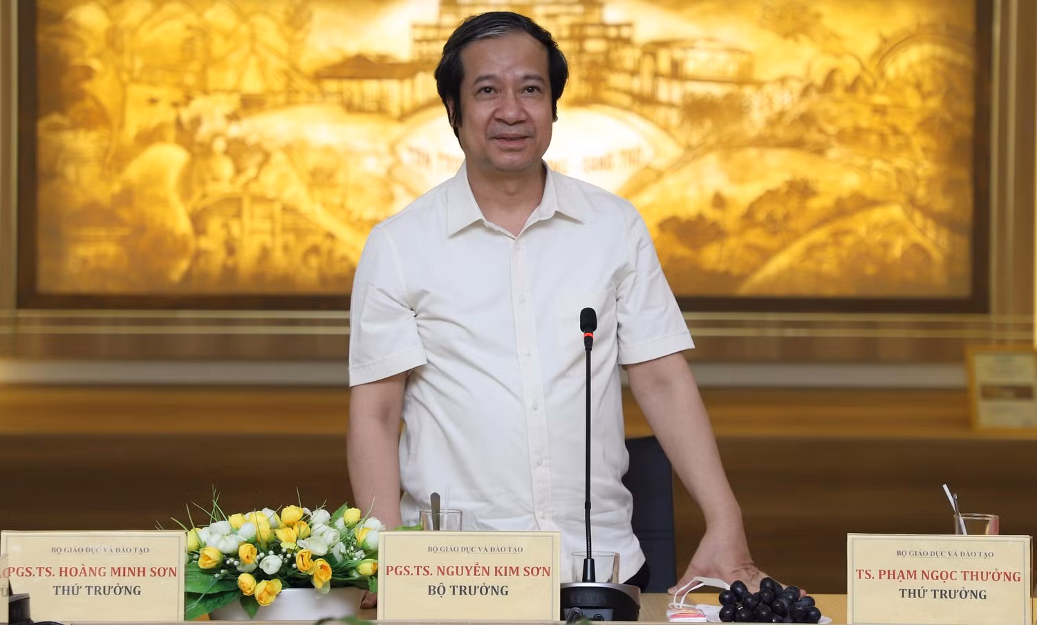 Bộ trưởng Nguyễn Kim Sơn làm việc với lãnh đạo, cán bộ, giảng viên Trường Đại học Sư phạm Đà Nẵng. Ảnh: AN