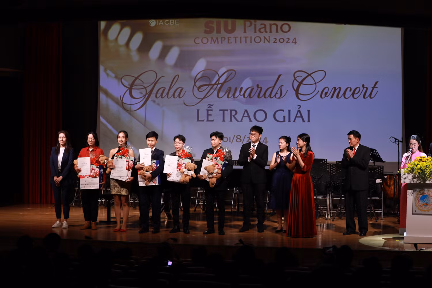 SIUpianob.jpg