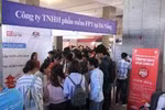 Sinh viên tham gia ngày hội việc làm tại Đại học Duy Tân. Ảnh: AN