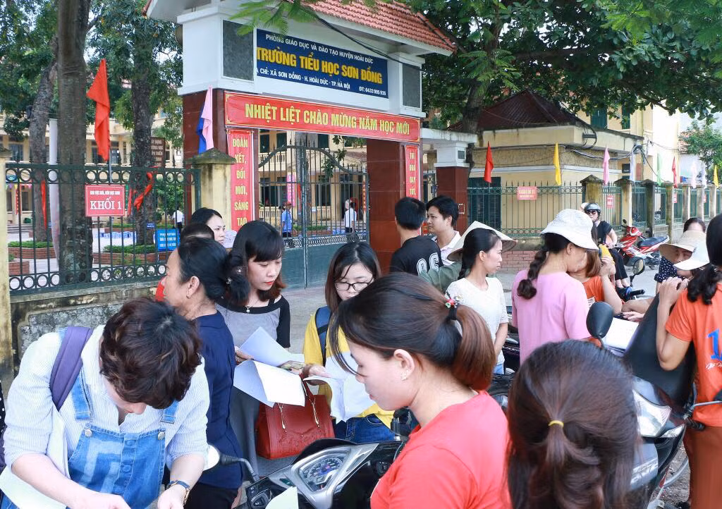 Thật nực cười khi nhà trường thu cả tiền lợn đất! ảnh 3