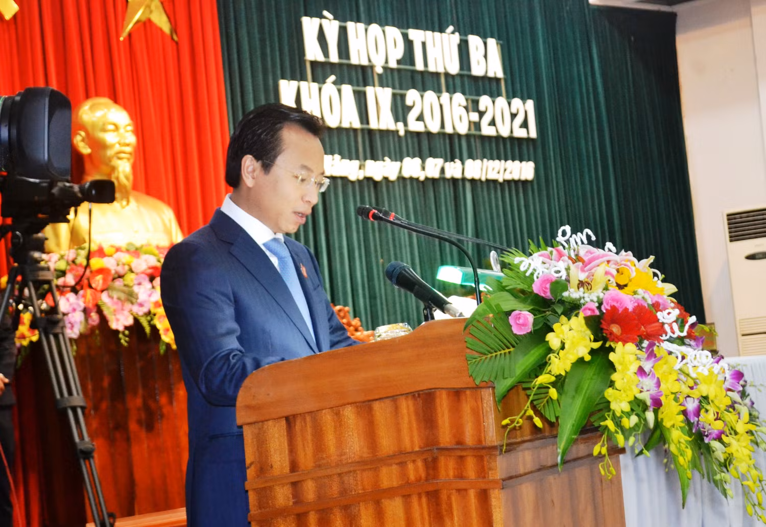Đà Nẵng khai mạc kỳ họp Hội đồng nhân dân với nhiều điều đầu tiên (GDVN) - UBND thành phố Đà Nẵng sẽ có tờ trình về chính sách thu hút nguồn nhân lực chất lượng cao với nhiều cơ chế đãi ngộ nhân tài chưa từng có để Hội đồng thông qua.