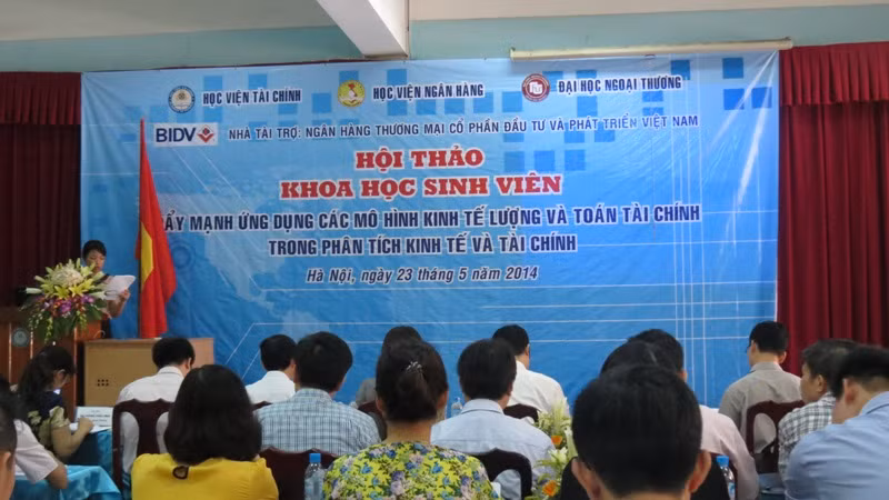 Hội thảo NCKH nhận được hơn 20 công trình, bài viết của sinh viên đến từ nhiều trường đại học Hội thảo NCKH nhận được hơn 20 công trình, bài viết của sinh viên đến từ nhiều trường đại học