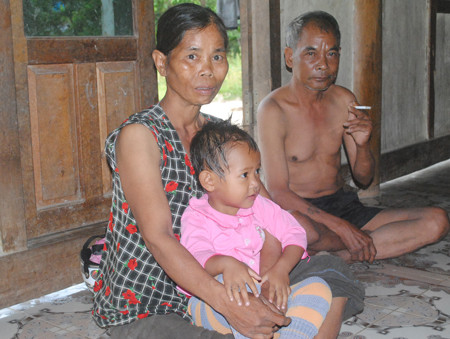 Con trai của vợ chồng bà Nguyễn Thị Rương và ông Quỳnh Piềng lấy vợ là con gái của anh trai bà Rương.