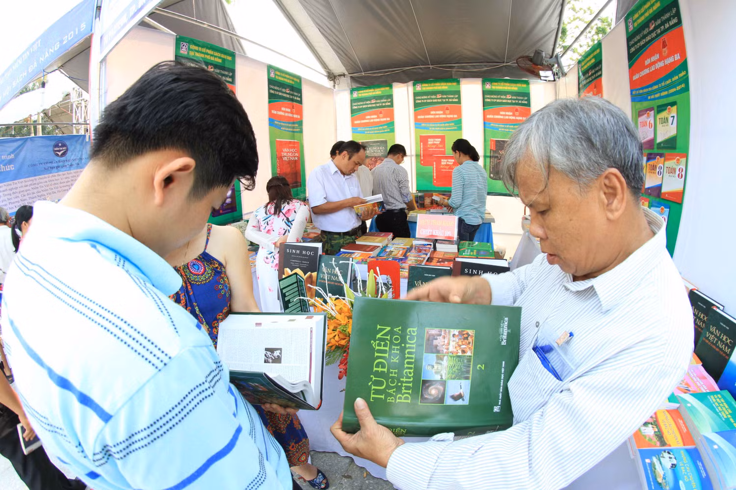 Đây là năm đầu tiên "Ngày sách Đà Nẵng" được tổ chức. "Ngày sách Đà Nẵng" sẽ trở thành một hoạt động thường niên của thành phố, sẽ góp phần khơi dậy niềm đam mê đọc sách cho mỗi người dân, đánh thức tình yêu sách của giới trẻ và vực dậy văn hóa đọc trong cộng đồng thành phố. "Ngày sách Đà Nẵng" sẽ kết thúc vào chiều ngày 19/4.
