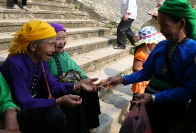 Tặng quà