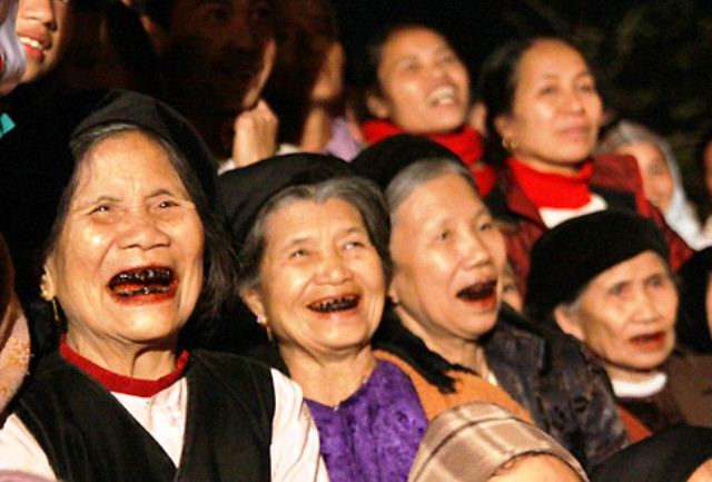Răng đen