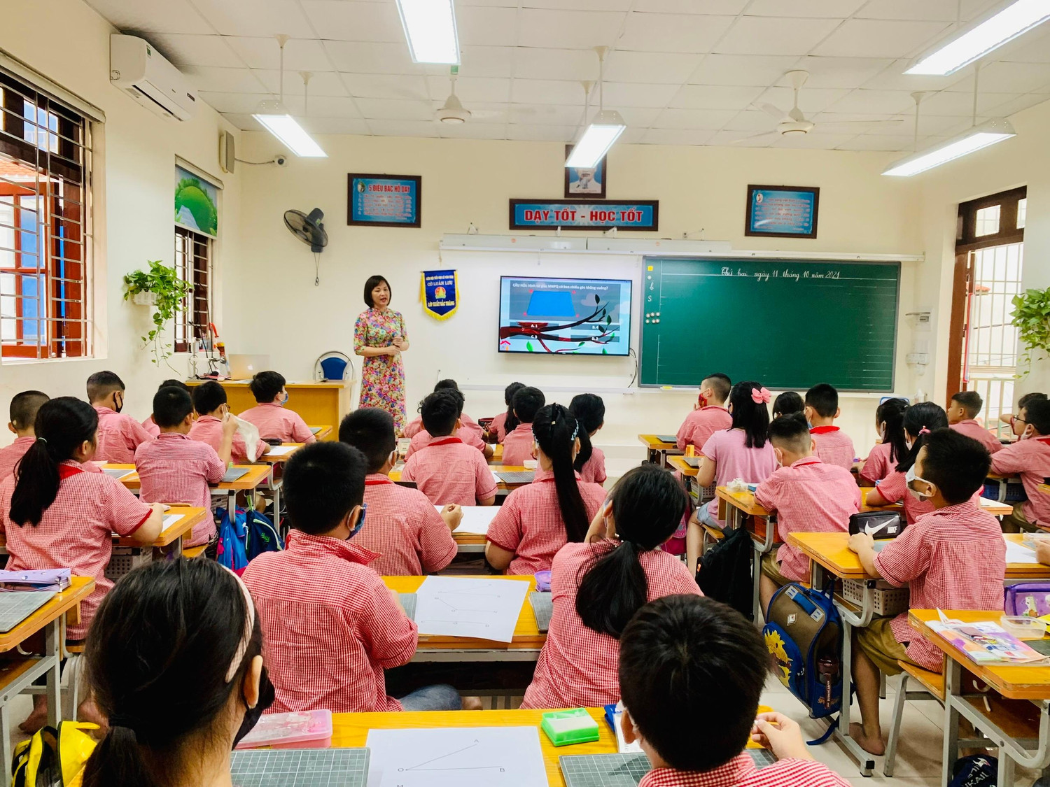Các trường học ở Hải Phòng tích cực tuyên truyền tới phụ huynh về tầm quan trọng của việc tham gia Bảo hiểm y tế (Ảnh: MK)