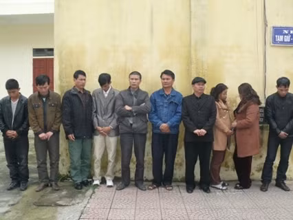 11 đối tượng đánh bạc bị bắt gữ tại thị xã Hồng Lĩnh