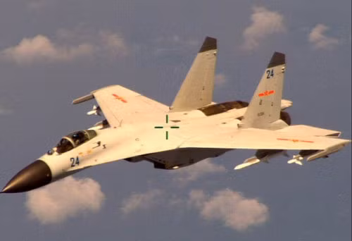 Hình ảnh máy bay chiến đấu J-11 được cho là đã đánh chặn máy bay tuần tra săn ngầm P-8A của Hải quân Mỹ gần đây Hình ảnh máy bay chiến đấu J-11 được cho là đã đánh chặn máy bay tuần tra săn ngầm P-8A của Hải quân Mỹ gần đây