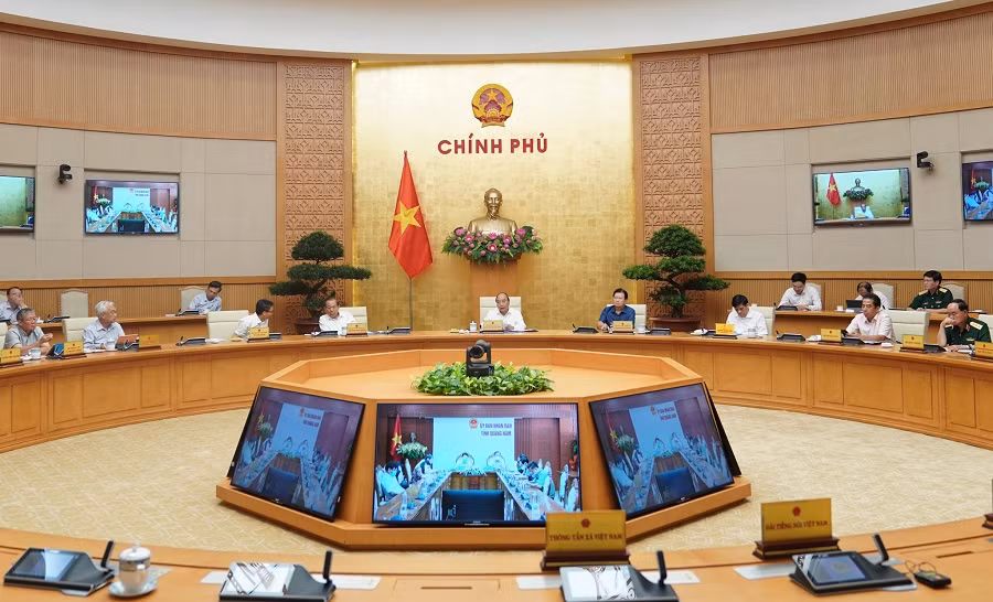 Thường trực Chính phủ họp bàn giải pháp phòng chống Covid-19. ảnh: VGP.