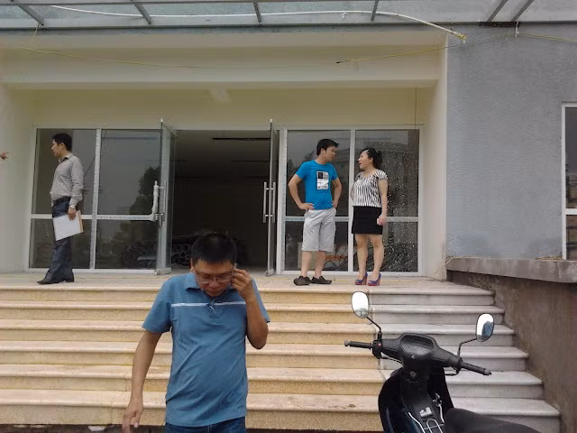 Chung cư CT3 đã mở cửa cho khách vào thăm căn hộ nhưng đối với khách giao dịch với Công ty Hạ Long thì vẫn chưa được bàn giao nhà Chung cư CT3 đã mở cửa cho khách vào thăm căn hộ nhưng đối với khách giao dịch với Công ty Hạ Long thì vẫn chưa được bàn giao nhà