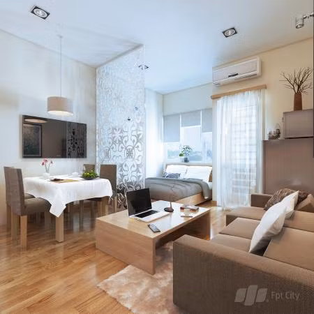 Nội thất của căn hộ được thiết kế cầu kỳ, hiện đại. Gồm một bàn ăn, bàn tiếp khách,