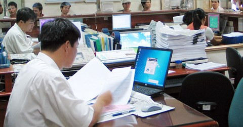 Một trong những mục tiêu của “đảm nhiệm chức danh” là tinh giản biên chế trong toàn hệ thống chính trị. Ảnh minh họa: infonet.vn