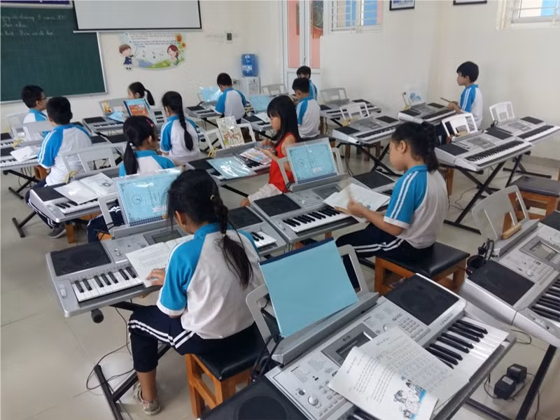 Hình ảnh một phòng bộ môn Âm nhạc. Ảnh minh hoạ: http://thdothisaidong.longbien.edu.vn