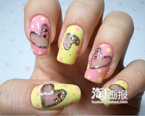 Kết quả bạn đã có một bộ móng tay hình trái tim lung linh đón ngày Valentine hạnh phúc. Kết quả bạn đã có một bộ móng tay hình trái tim lung linh đón ngày Valentine hạnh phúc.