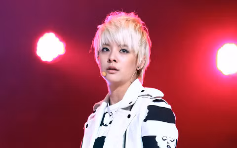 Kiểu tóc của Amber rất thích hợp cho những cô nàng thích phong cách tomboy. Kiểu tóc của Amber rất thích hợp cho những cô nàng thích phong cách tomboy.
