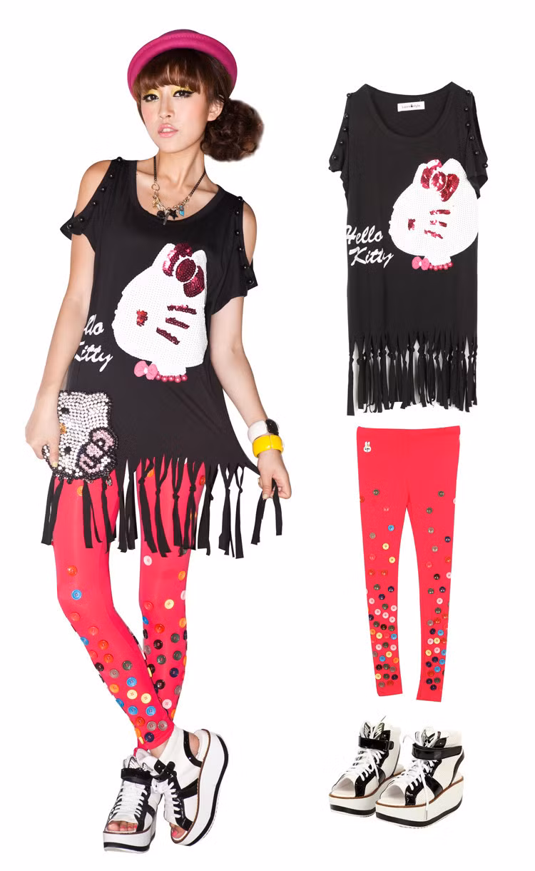Legging hồng đậm cùng những chiếc cúc trang trí càng thêm nổi bật. Xem thêm: "Đổi gió" với túi cói xinh ngày hè