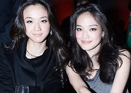 Hai cô nàng gợi cảm Thang Duy và Thư Kỳ.
