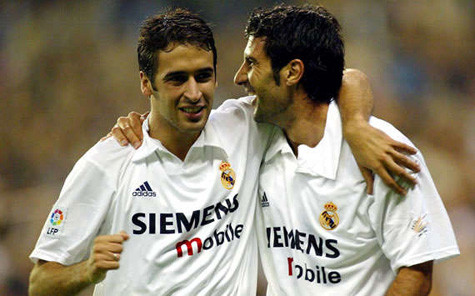 Figo (phải) và Raul khi còn sát cánh bên nhau- Ảnh Getty