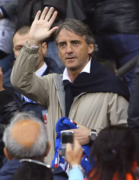 HLV Mancini ký hợp đồng với Man City. HLV Mancini ký hợp đồng với Man City.