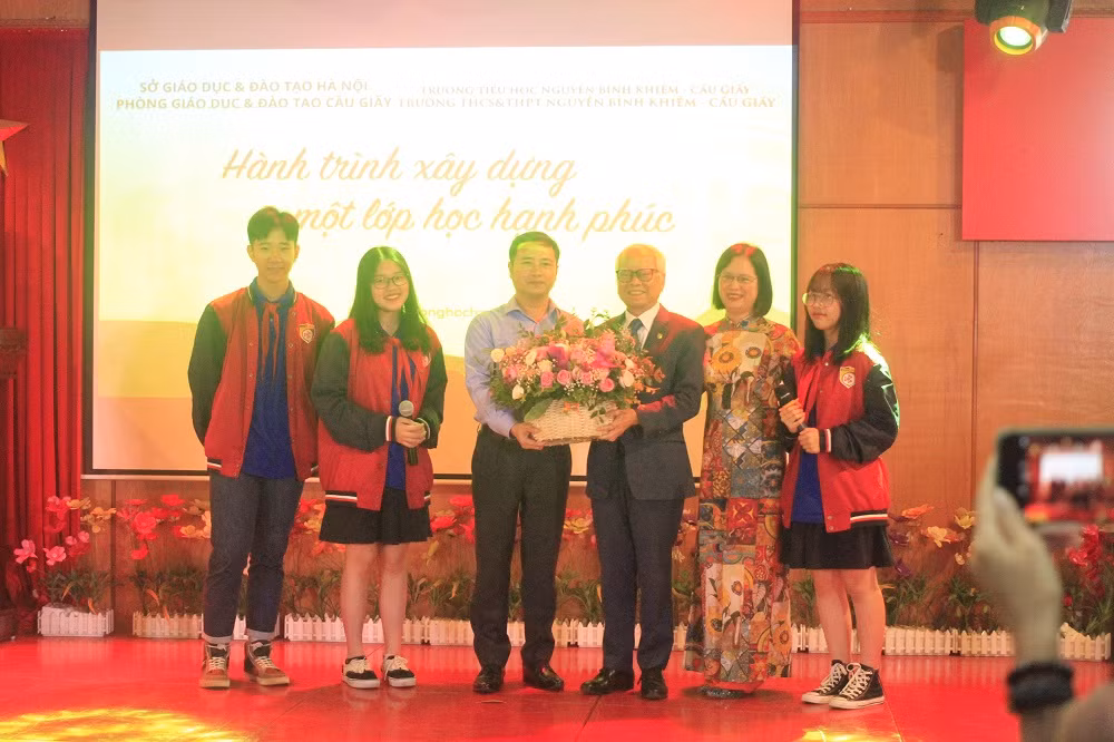 Trường Nguyễn Bỉnh Khiêm là một trong những ngôi trường lấy tiêu chí hạnh phúc của học sinh làm trung tâm hoạt động, giảng dạy của nhà trường (ảnh Trinh Phúc).