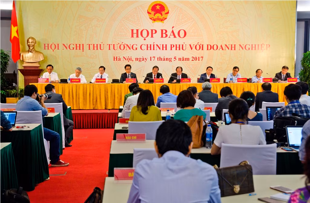 Toàn cảnh họp báo thông báo về những nội dung nổi bật của Hội nghị Thủ tướng Chính phủ và doanh nghiệp lần thứ 2 - ảnh: H.Lực