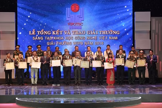 Kỹ sư Đào Xuân Giỏi thuộc Công ty TNHH MTV Lọc hóa dầu Bình Sơn (Lọc hóa dầu Bình Sơn) là một trong số tác giả được nhận giải Ba Vifotec 2016 - ảnh nguồn PVN. Kỹ sư Đào Xuân Giỏi thuộc Công ty TNHH MTV Lọc hóa dầu Bình Sơn (Lọc hóa dầu Bình Sơn) là một trong số tác giả được nhận giải Ba Vifotec 2016 - ảnh nguồn PVN.