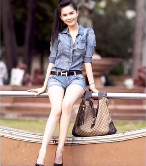 Sự kết hợp một cây jeans của Ngọc Trinh khiến Ngọc Trinh bớt đi phần sang trọng