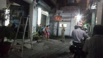 Phụ huynh đón học sinh tan học thêm ở lớp của thầy C. tại hẻm 79 Nguyễn Hữu Cầu (ảnh: P.L)