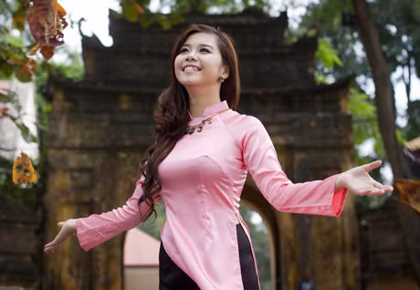 Á khôi 1 của cuộc thi thuộc về thí sinh Phạm Thùy Dương (SBD 75) >>Những hotgirl xinh đẹp làm điên đảo cư dân mạng Những nữ sinh đẹp mê hồn giữa đầm sen >>Phát sốt vì vẻ đẹp baby của cô giáo tương lai >>So độ siêu kute của những nữ sinh đình đám nhất Thủ đô >>Phát sốt vì 4 nữ giáo viên xinh đẹp >>Cư dân mạng "điên đảo" vì nhan sắc nữ sinh Trương Tân Uyển >>Hoa khôi ĐH Thương Mại 2012 duyên dáng áo dài