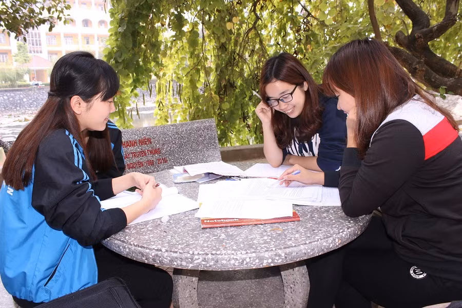 Về giáo trình phát triển theo hướng mở, khoa Ngữ văn (Đại học sư phạm Thái Nguyên) yêu cầu giảng viên biên soạn giáo trình đề cương bài giảng mới, tạo nhiều cách tiếp cận (Ảnh minh họa: Nhà trường cung cấp)